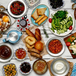 Hadiqa Cafe & Restaurant